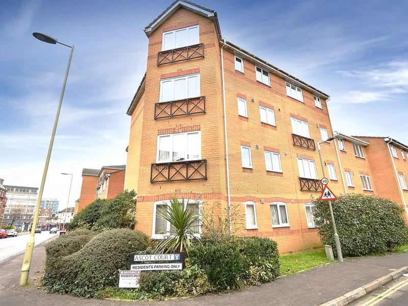 Suite 1 - Assisted Living in Aldershot, England photo 1