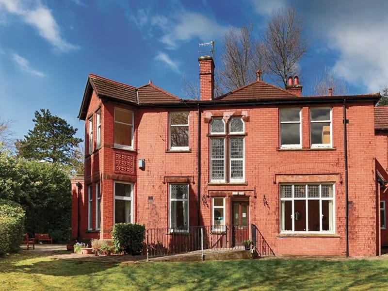 Brandreth Lodge Nursing Home - Nursing Home in Wigan, England photo 2
