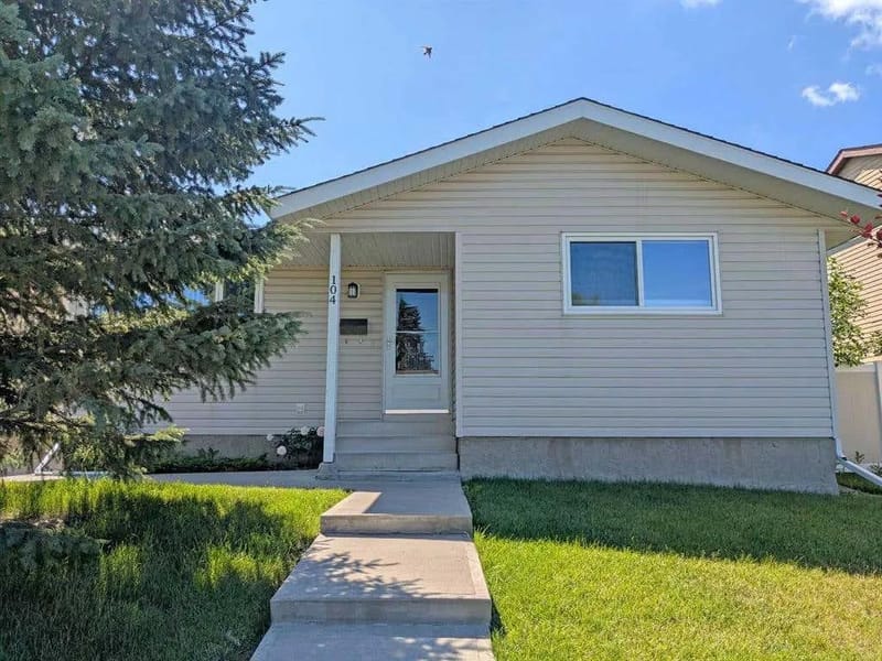 104 SCENIC BOW PLACE - Assisted Living in Calgary, AB photo 1