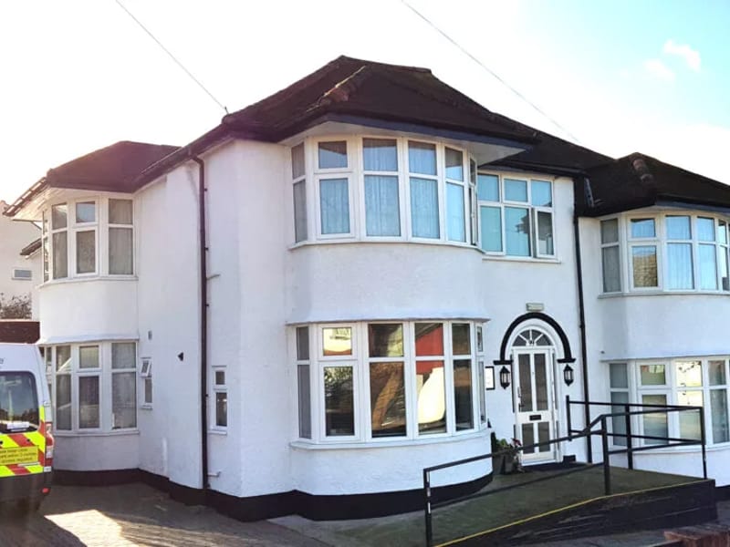Holly Bush Nursing Home - Nursing Home in Stanmore, England photo 3