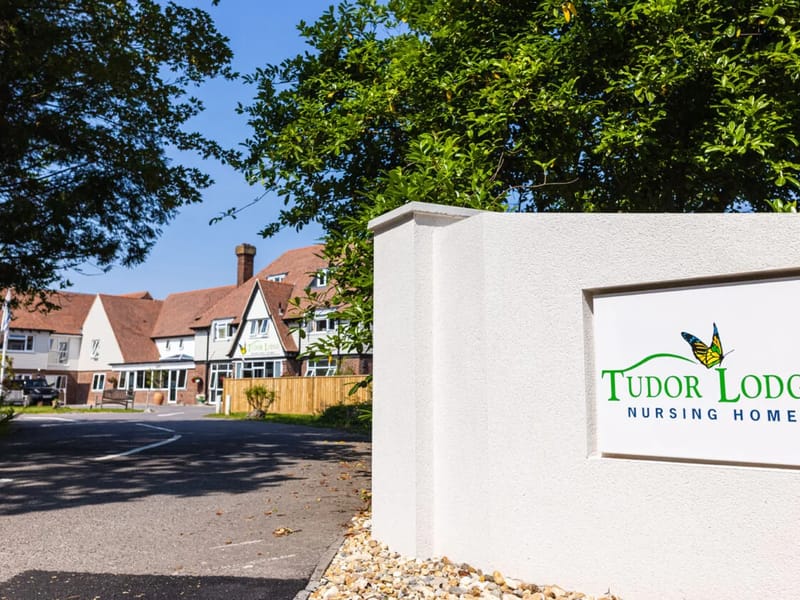 Carleen Nursing and Residential Care Home - Nursing Home in Fareham, England photo 3