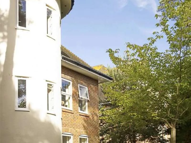 Avon Cliff - Nursing Home in Bournemouth, England photo 2