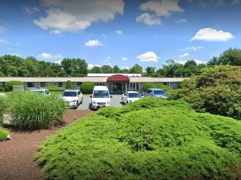 Cra-Mar Meadows - Nursing Home in Cranston, RI photo 2