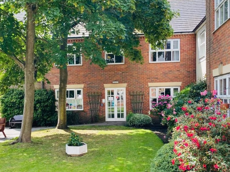 Kingsmead Care Home - Nursing Home in Swindon, England photo 5