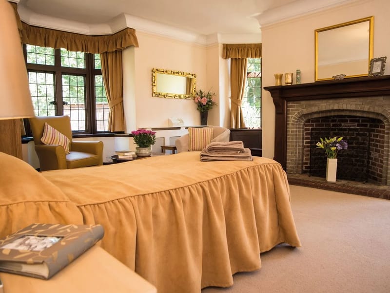 Coxhill Manor Nursing and Residential Home - Nursing Home in Woking, England photo 2