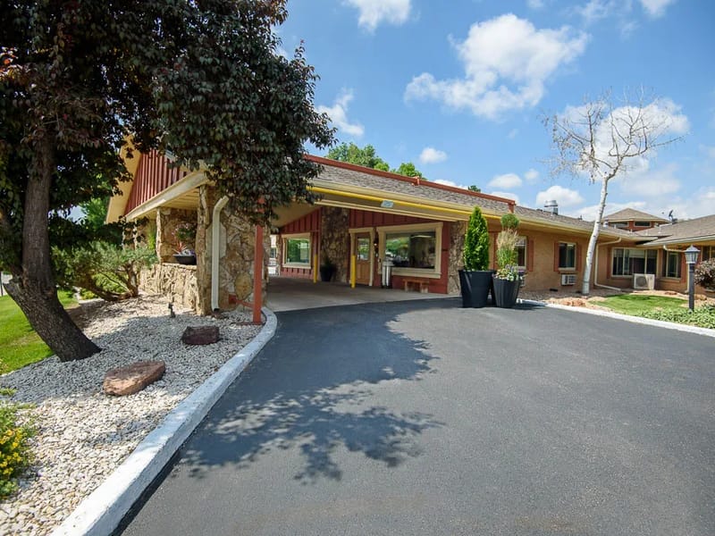 Western Hills Health Care Center - Nursing Home in Lakewood, CO photo 2