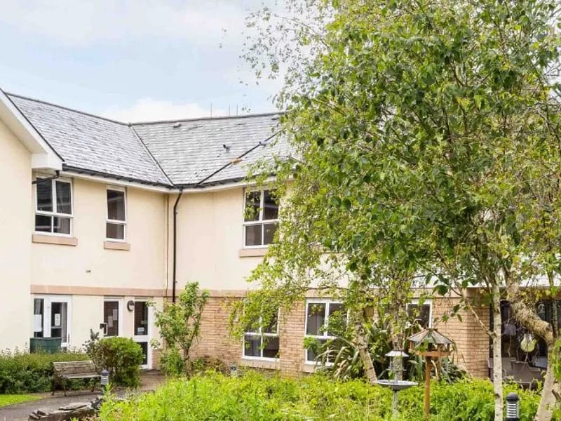 Ernstell House - Nursing Home in Plymouth, England photo 2