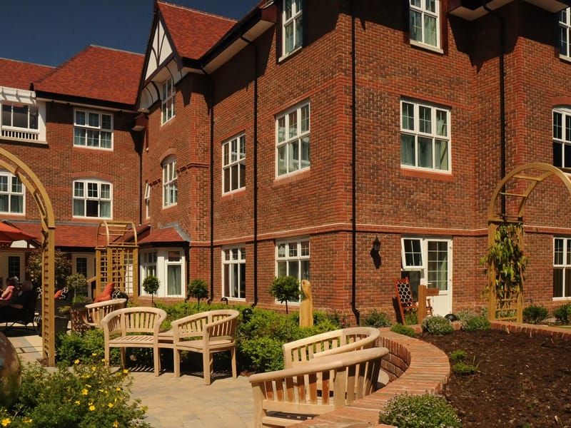 Lewis House - Assisted Living in Altrincham, England photo 5