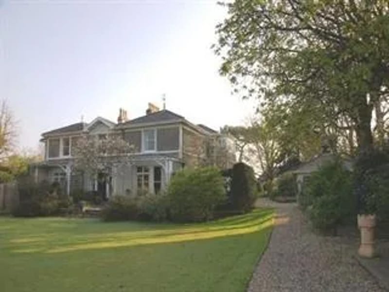 Oxton Manor - Assisted Living in Wirral, England photo 2