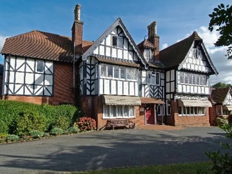 Heron Court - Nursing Home in Brentwood, England photo 2