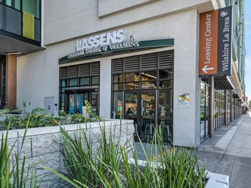 The Grove -4 in Bedford, England photo 3