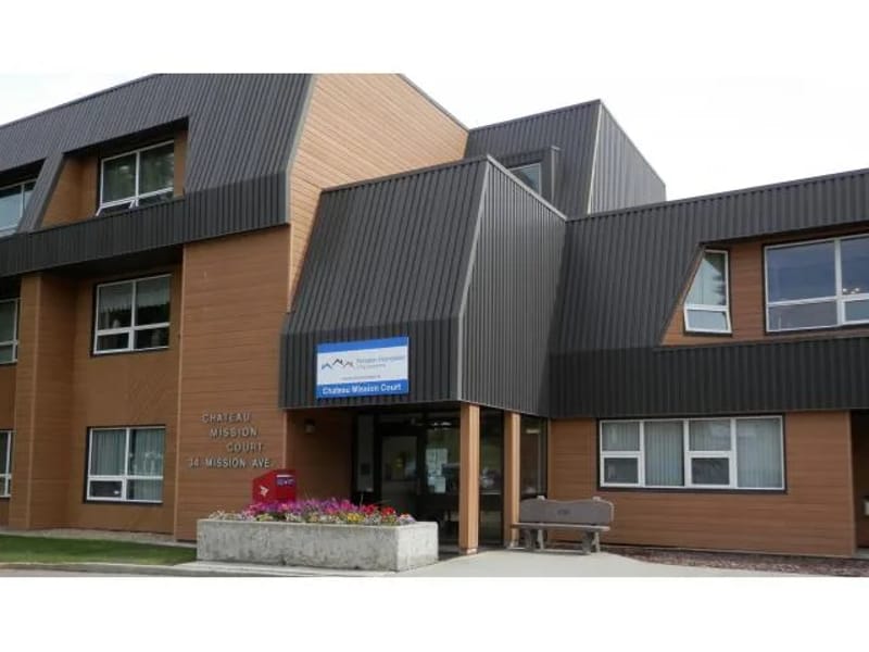Chateau Mission Court - Assisted Living in St. Albert, AB photo 2