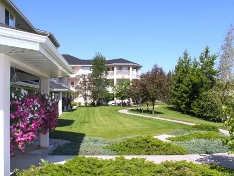 Chateau Mission Court - Assisted Living in St. Albert, AB photo 3