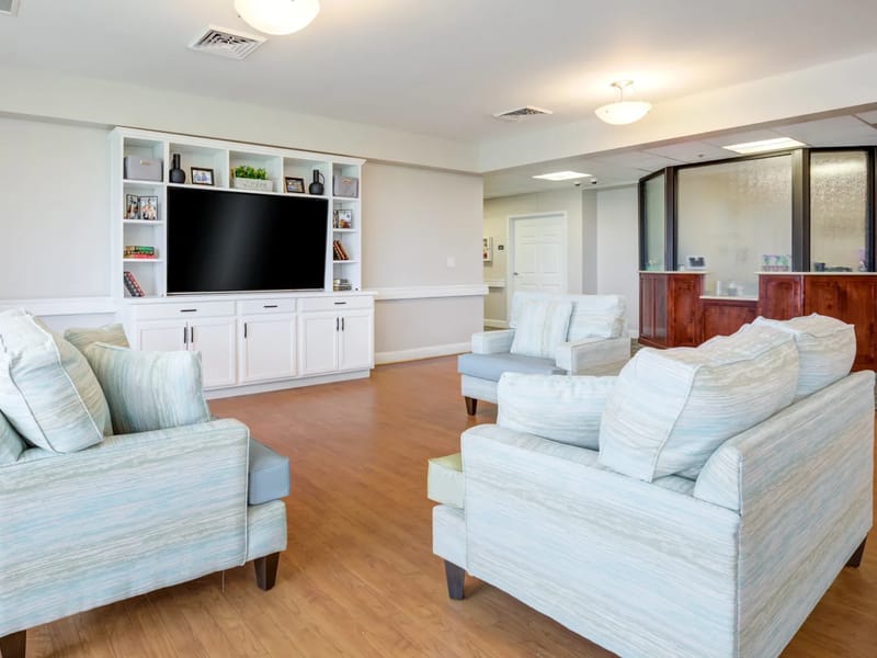 Commonwealth Senior Living At Abingdon - Assisted Living in Abingdon, VA photo 2