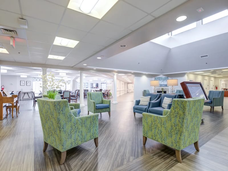 Commonwealth Senior Living At Abingdon - Assisted Living in Abingdon, VA photo 1