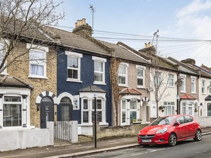 49 Oakdale Road in London, England photo 1