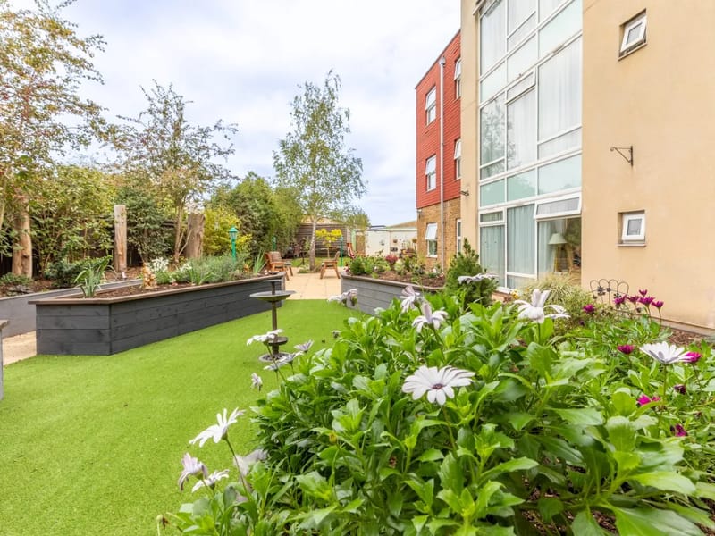 Fountain Care Services Ltd - Nursing Home in Rainham, England photo 2