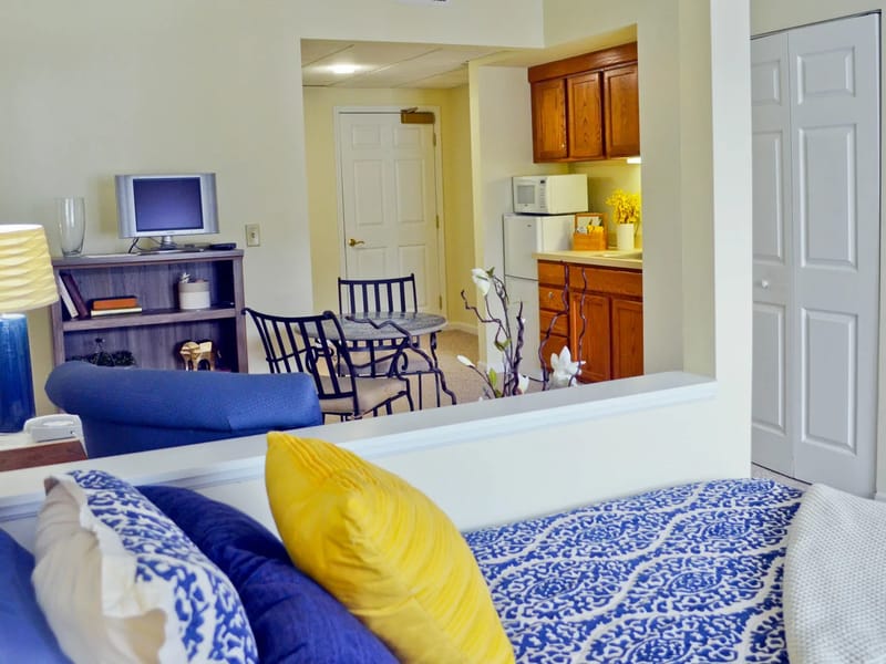 Devon Oaks - Assisted Living in Westlake, OH photo 2