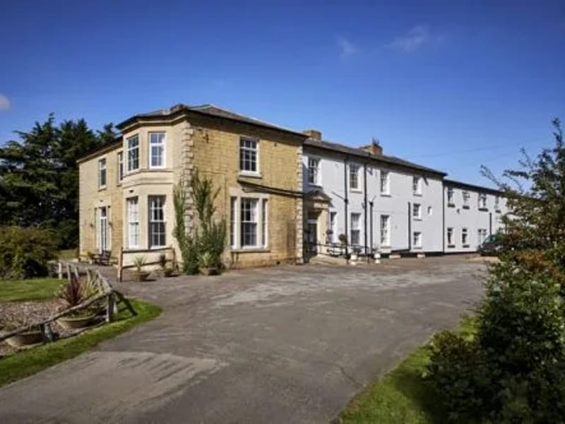 Roxholm Hall Care Centre - Nursing Home in Sleaford, England photo 2