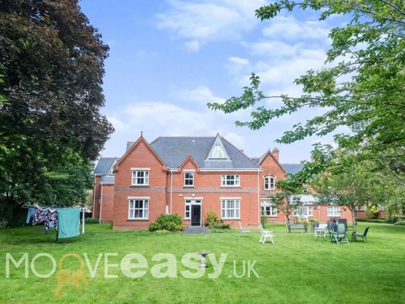 Bath Road - Assisted Living in Swindon, England photo 1