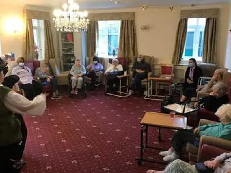 Earlsdon Lodge Care Home - Nursing Home in Coventry, England photo 2