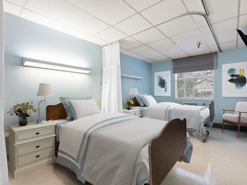 Fairway Oaks Center - Nursing Home in Tampa, FL photo 2