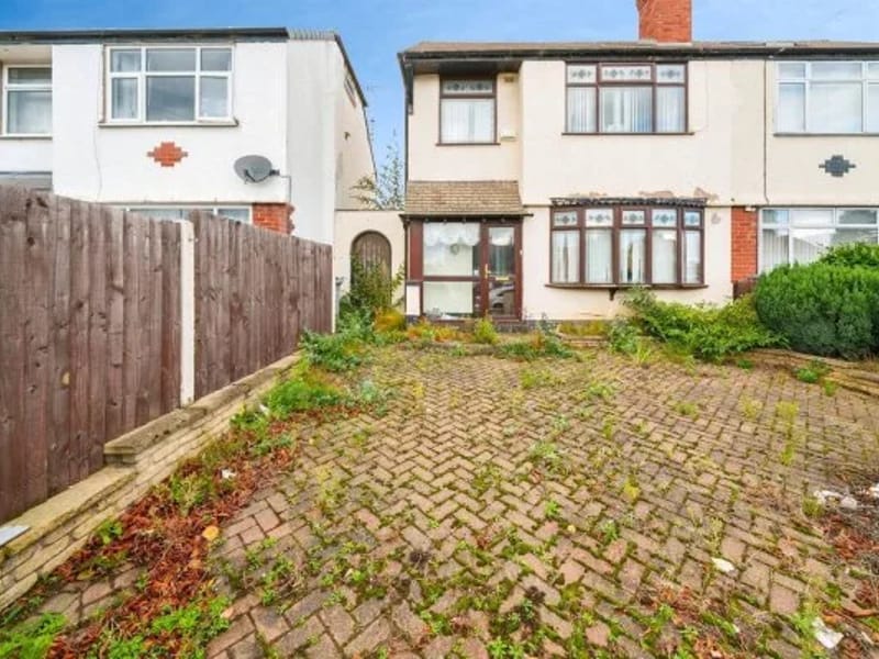 203 Hoylake Road - Nursing Home in Wirral, England photo 1
