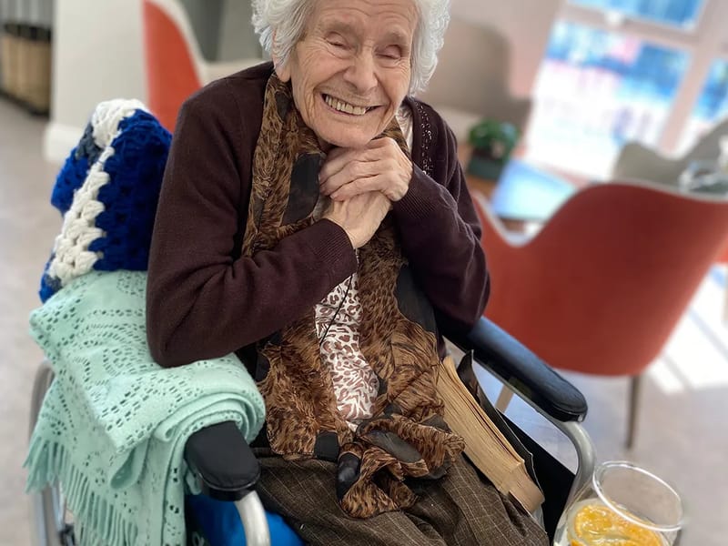 The Rowans Care Home - Assisted Living in Wigan, England photo 2