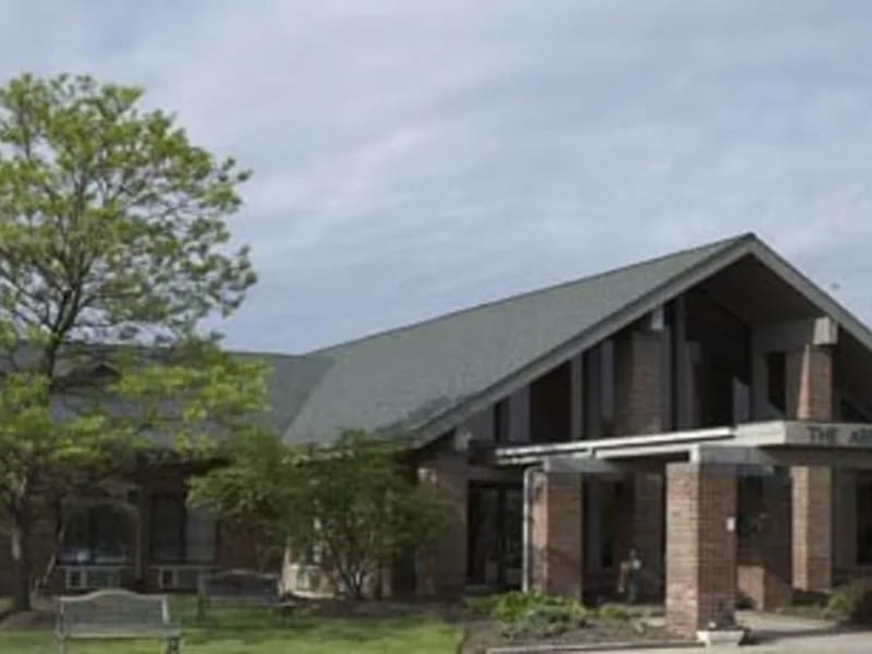 Arbors at Fairlawn The - Nursing Home in Fairlawn, OH photo 3