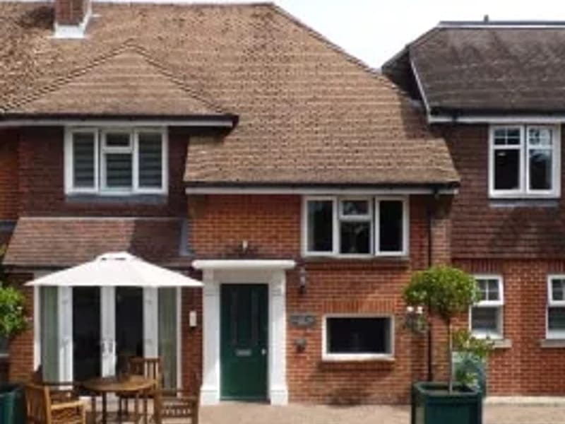 Woodside Lodge - Nursing Home in Christchurch, England photo 2