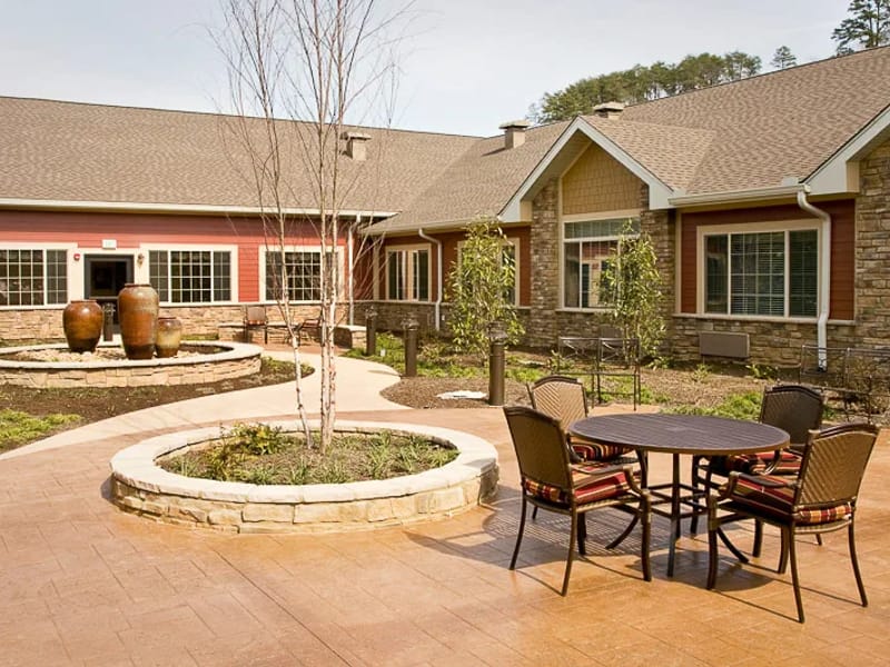 Life Care Center of Rhea County - Nursing Home in Dayton, TN photo 3