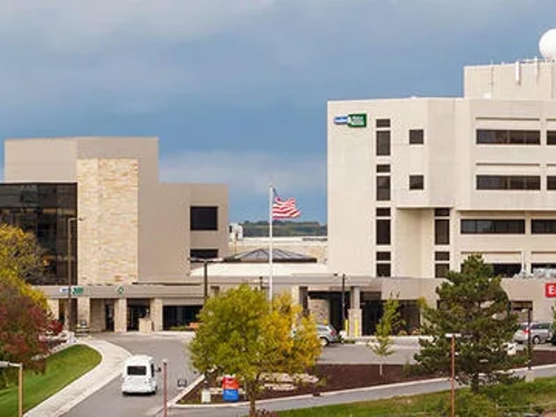 Froedtert Health Community Memorial Hospital - Hospital in Menomonee Falls, WI photo 2