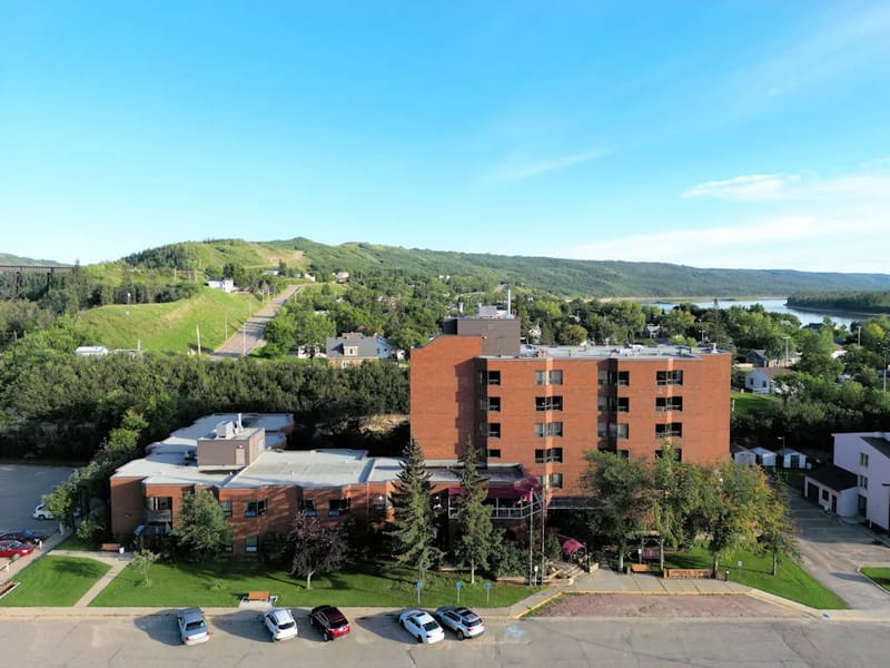 HERITAGE TOWER SENIOR CITIZENS COMPLEX - Assisted Living in Peace River, AB photo 1