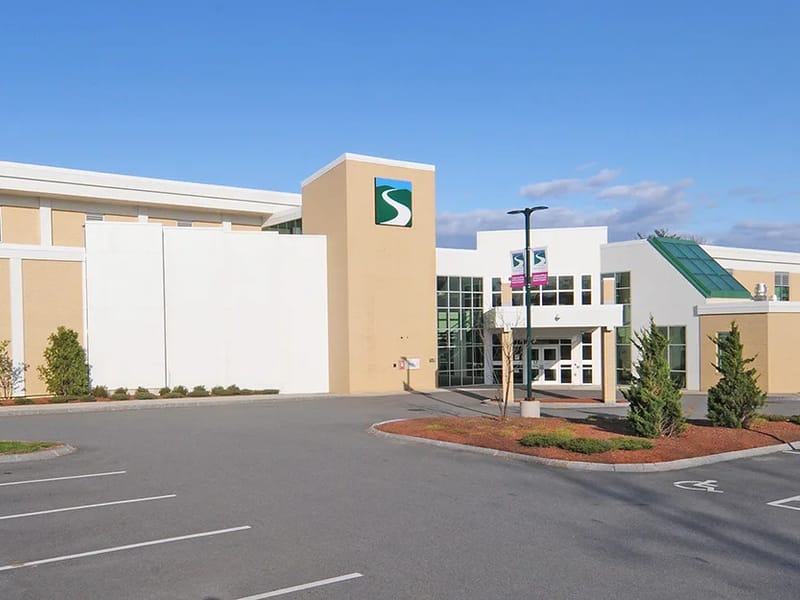 Southern New Hampshire Rehabilitation & Healthcare - Nursing Home in Nashua, NH photo 2