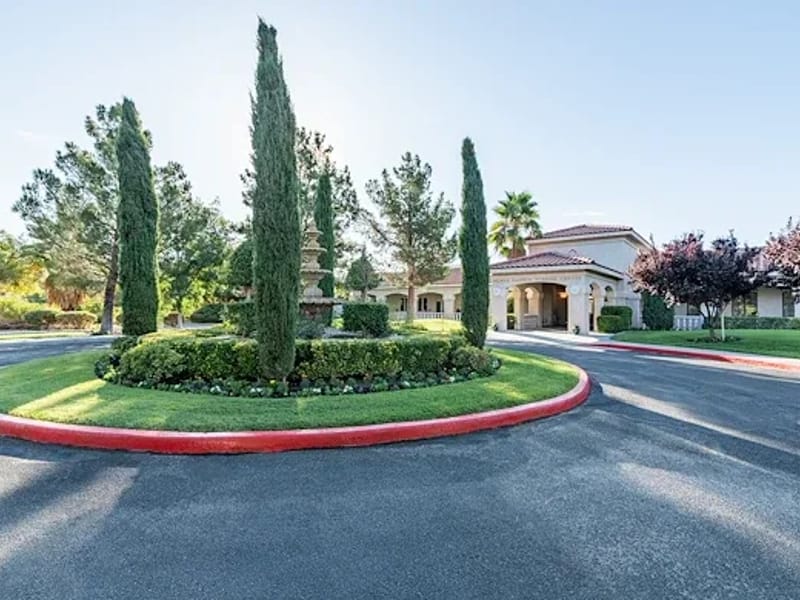 Oasis Nursing & Rehab of Green Valley - Nursing Home in Henderson, NV photo 3