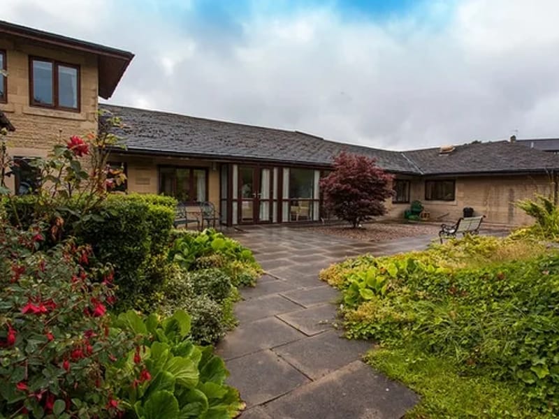 Woodfield Care Home Limited - Nursing Home in Halifax, England photo 3