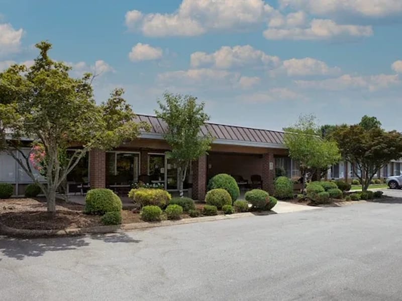 Weakley Rehabilitation and Nursing Center - Nursing Home in Dresden, TN photo 2