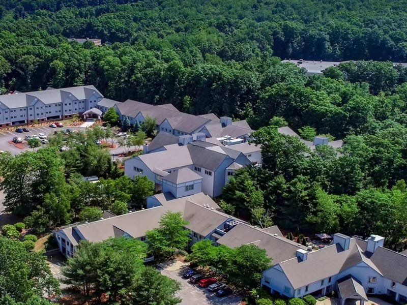 The Elms At Briarwood - Assisted Living in Worcester, MA photo 2