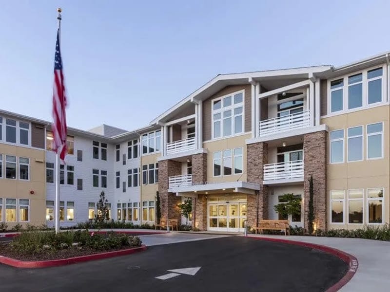 Merrill Gardens At Huntington Beach - Assisted Living in Huntington Beach, CA photo 2