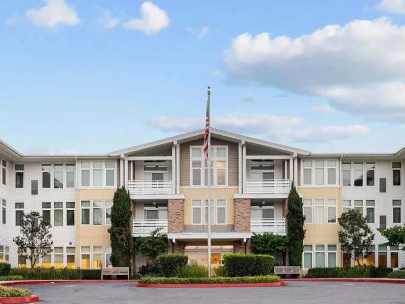Merrill Gardens At Huntington Beach - Assisted Living in Huntington Beach, CA photo 3