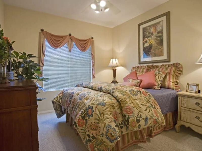 Avamere At The Stratford - Assisted Living in Phoenix, AZ photo 3