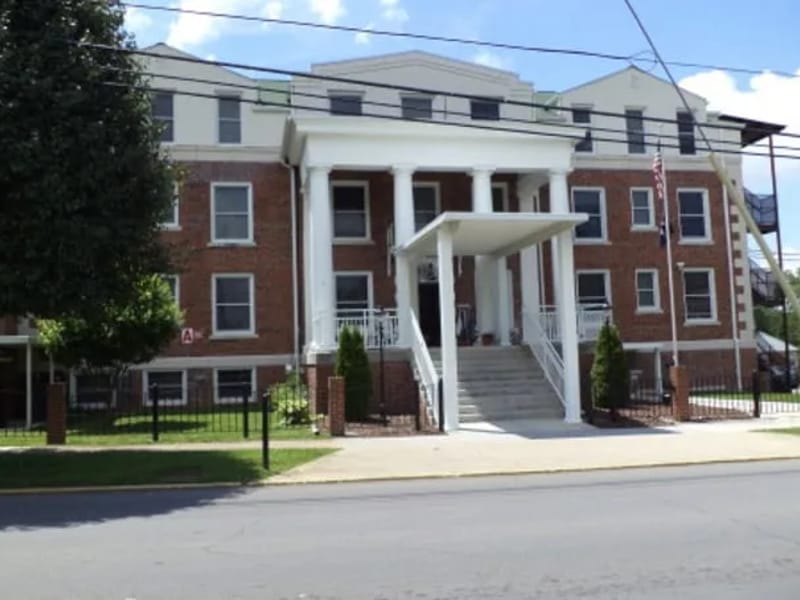 Ivy Hall Nursing Home - Nursing Home in Elizabethton, TN photo 3