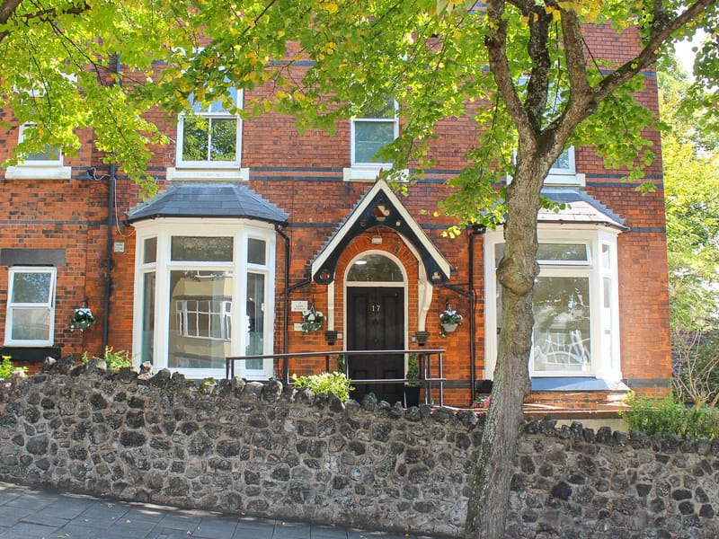 Hill House - Assisted Living in Alfreton, England photo 2