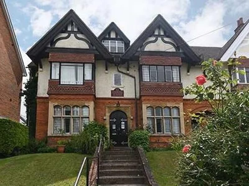 Dunsland House - Assisted Living in Berkhamsted, England photo 1