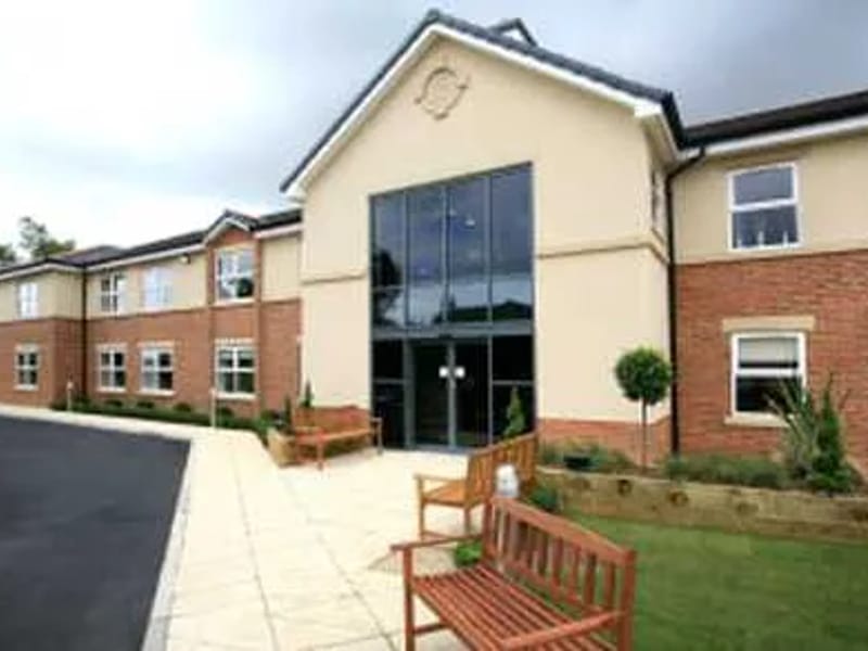 Lydgate Lodge - Nursing Home in Batley, England photo 2