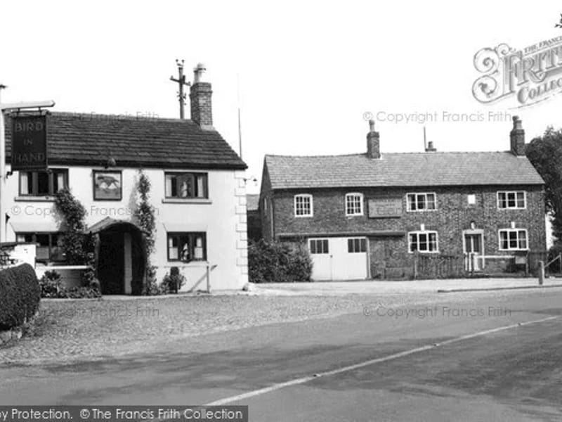The Willows - Nursing Home in Mobberley, England photo 3