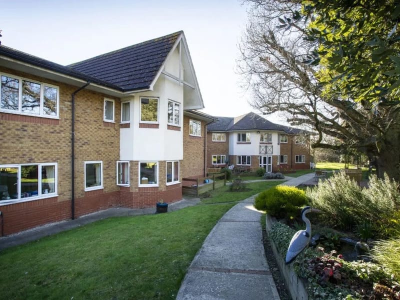 Park View Care Centre in Ashford, England photo 2