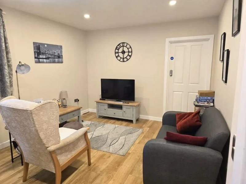 Karibu Place - Assisted Living in Hampshire, England photo 3