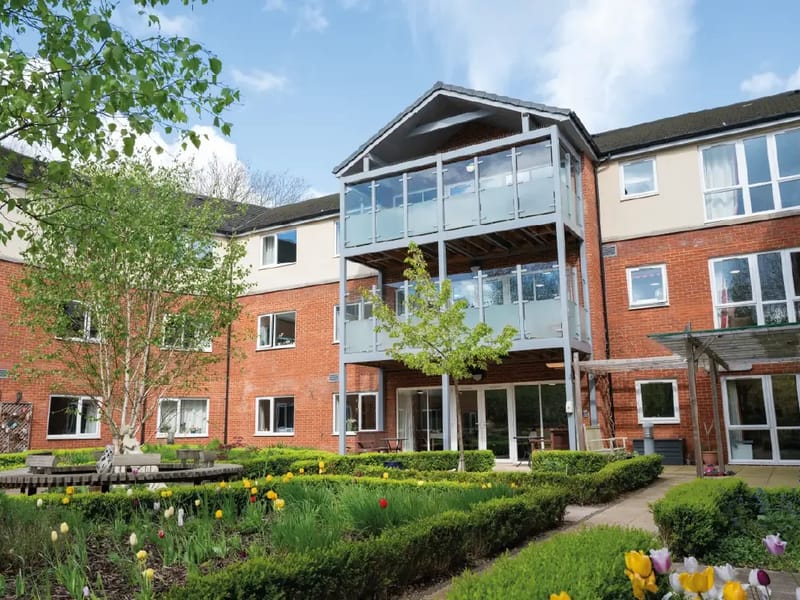 Barnes Lodge - Assisted Living in Tonbridge, England photo 3