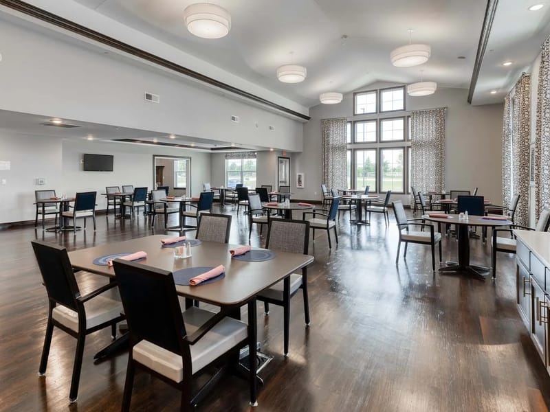 Cedarhurst Of Yorkville - Assisted Living in Yorkville, IL photo 2